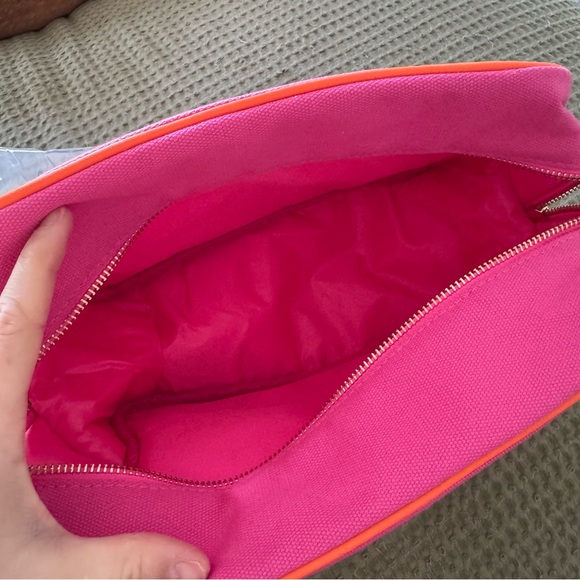 Large toiletry bag - Picture 2 of 2